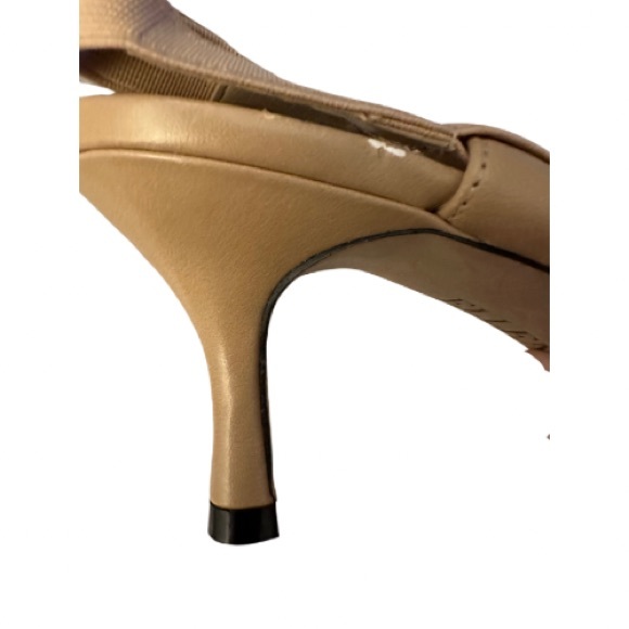 Ellen Tracy Kitten Heel Two Tone Pump - Picture 6 of 7